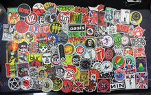 Cargar imagen en el visor de la galería, 100 Stickers Bandas De Rock Y Retro Personaliza Laptop Cuarto Etc