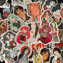 Cargar imagen en el visor de la galería, 50 Stickers Princesas Tatuadas Personaliza Laptop Cuarto y Mas