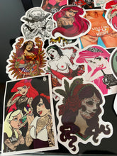 Cargar imagen en el visor de la galería, 50 Stickers Princesas Tatuadas Personaliza Laptop Cuarto y Mas