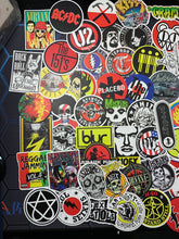 Cargar imagen en el visor de la galería, 100 Stickers Bandas De Rock Y Retro Personaliza Laptop Cuarto Etc
